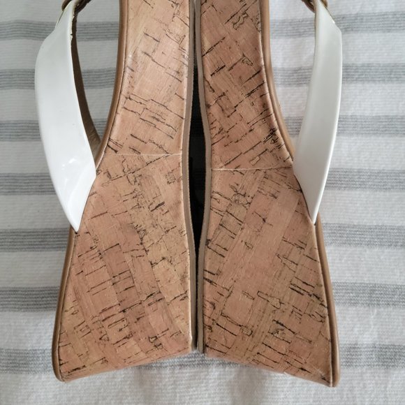 American Eagle White Patent Thong Wedges - Picture 4 of 10